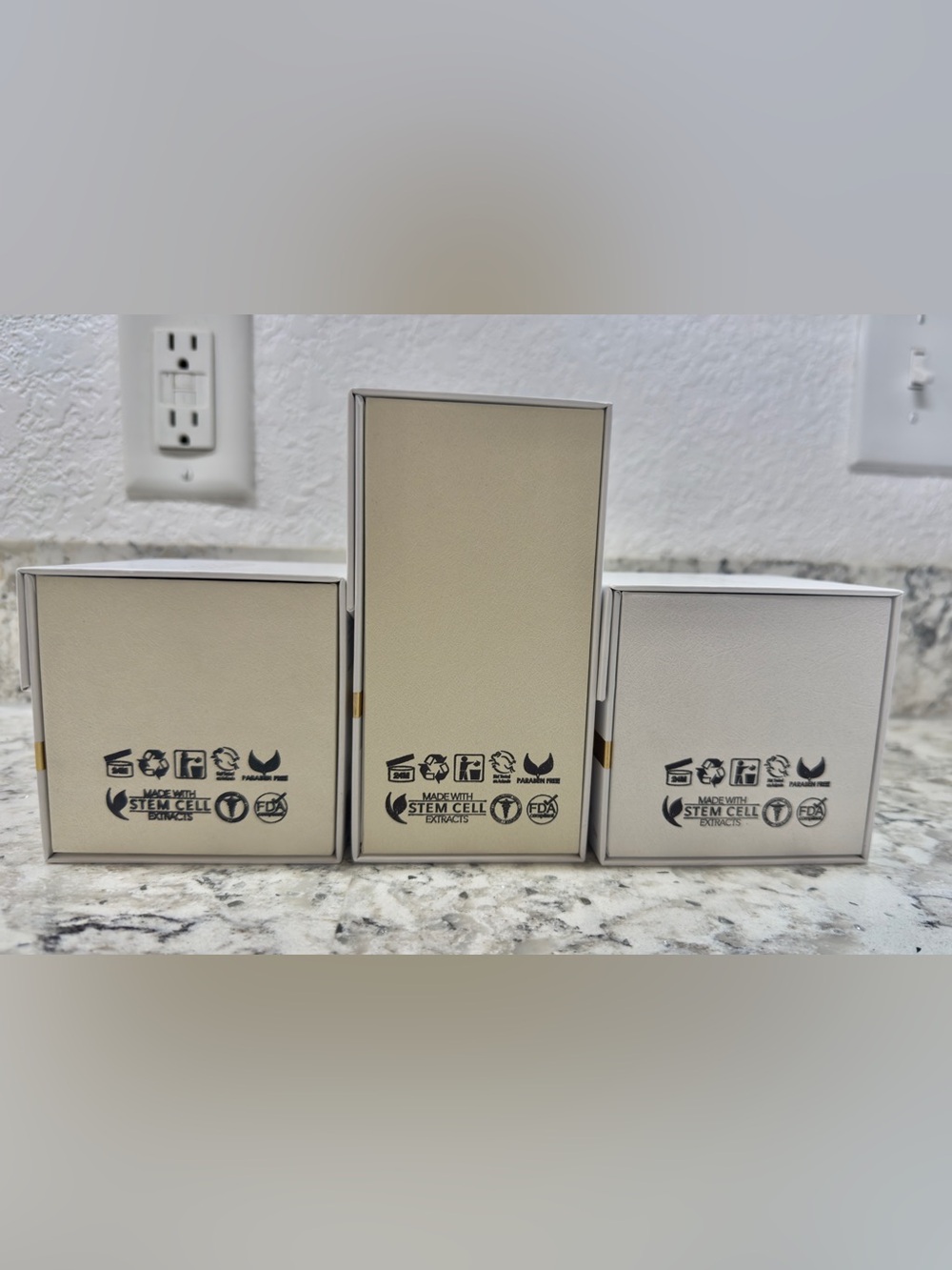 La Rouge Pierre Crystal Collection Skin Care Set - Picture 4 of 10